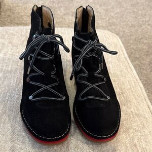BN Hushpuppies Black suede Boots with Red accent Soles-8